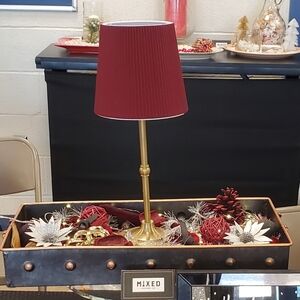 Elegant Burgandy and Gold Tablescape